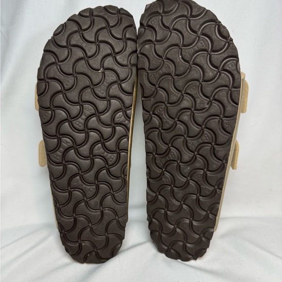 Birkenstock Arizona Gold Double Strap Sandals. Size 38 - Picture 3 of 3